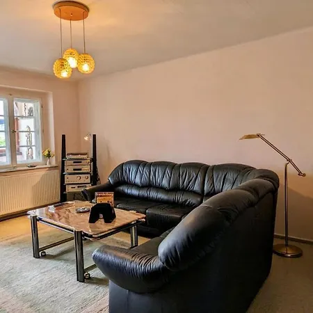 아파트 Grosse Mit Loggia Und Garten In