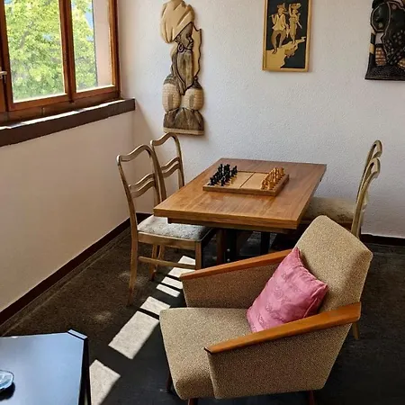 Grosse Mit Loggia Und Garten In * 콧부스