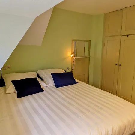 Grosse Mit Loggia Und Garten In Appartement