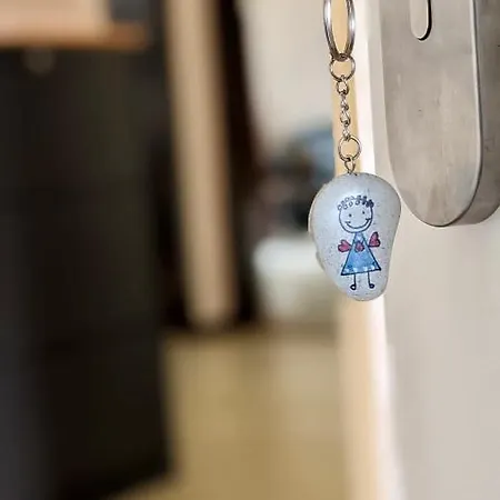 아파트 Grosse Mit Loggia Und Garten In