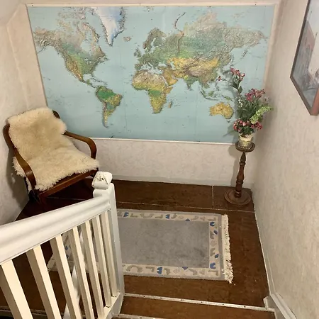 Grosse Mit Loggia Und Garten In Cottbus