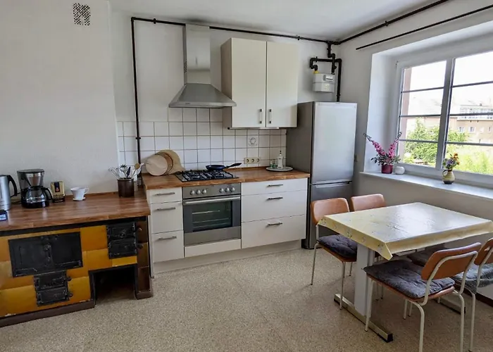 Grosse Mit Loggia Und Garten In * Cottbus