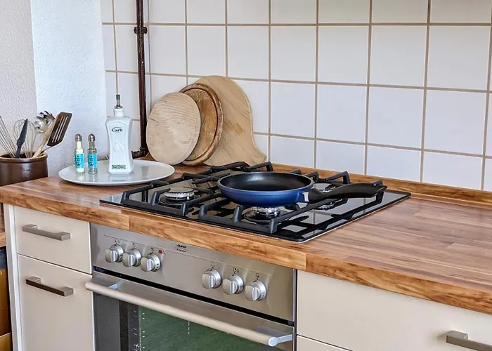 Apartment Grosse Mit Loggia Und Garten In *